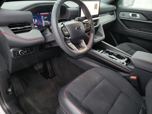 Used 2025 Ford Explorer ST AWD/4WD image 18