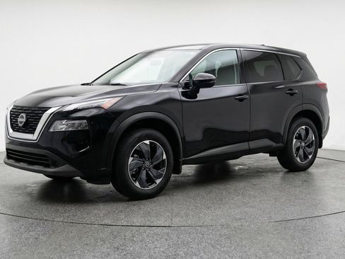 Used 2025 Nissan Rogue SV AWD/4WD image 3