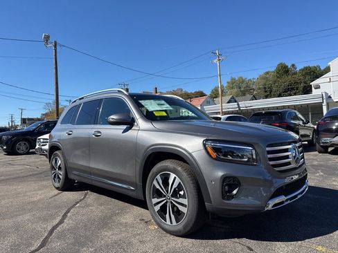 New 2026 Mercedes-Benz GLB 250 4MATIC image 1