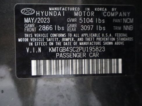 Used 2023 Genesis G80 2.5T image 32