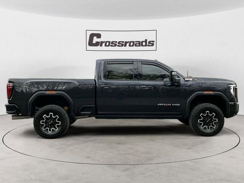 Used 2024 GMC Sierra 2500 AT4X image 6