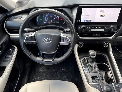 Certified 2025 Toyota Grand Highlander AWD Hybrid image 13
