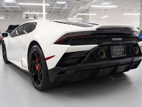 Used 2020 Lamborghini Huracan EVO image 7
