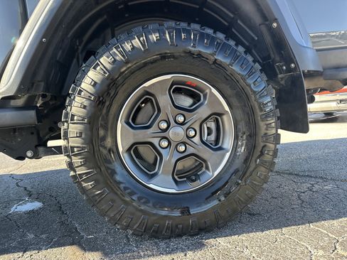 Used 2022 Jeep Gladiator Rubicon w/ Cold Weather Group image 20