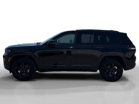Used 2023 Jeep Grand Cherokee Limited w/ Black Appearance Package AWD/4WD image 2