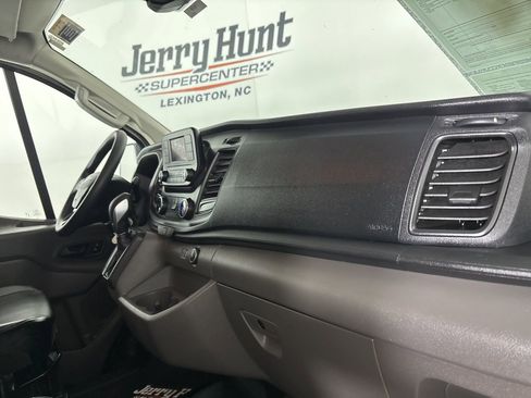 Used 2020 Ford Transit 250 Low Roof image 21
