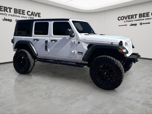 Used 2022 Jeep Wrangler Unlimited Sport image 12