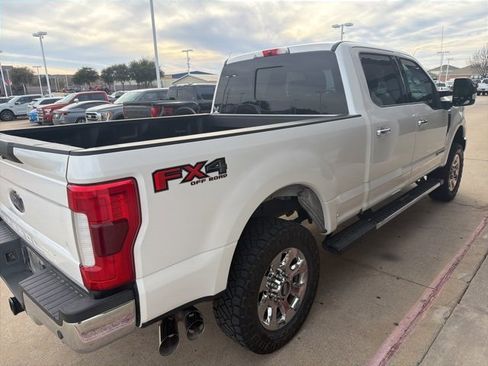 Used 2019 Ford F250 Lariat w/ Lariat Ultimate Package image 4