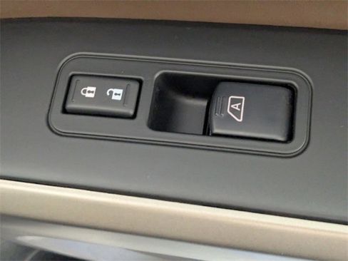 Used 2024 Nissan Titan Platinum Reserve w/ Moonroof Package image 36