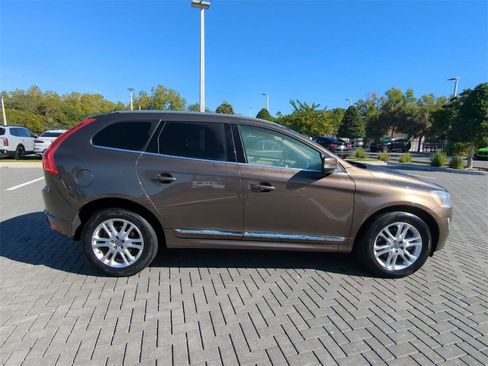 Used 2015 Volvo XC60 T5 Premier w/ Proximity Package image 4