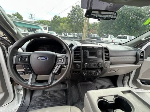 Used 2019 Ford F250 XL w/ Power Equipment Group AWD/4WD image 15