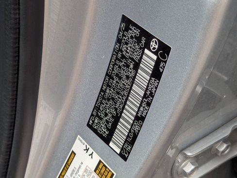 Used 2025 Toyota Prius LE FWD image 37