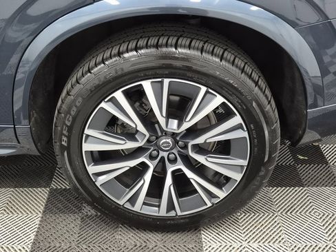 Used 2022 Volvo XC90 T5 Momentum w/ Climate Package image 11