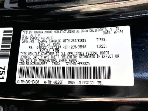 Certified 2024 Toyota Tacoma TRD Sport w/ TRD Sport Premium Package AWD/4WD image 34