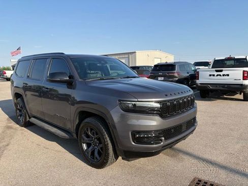Used 2024 Jeep Wagoneer Series II AWD/4WD image 3