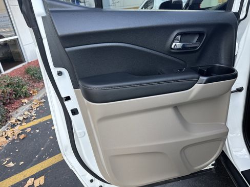 Used 2023 Honda Ridgeline RTL-E image 11