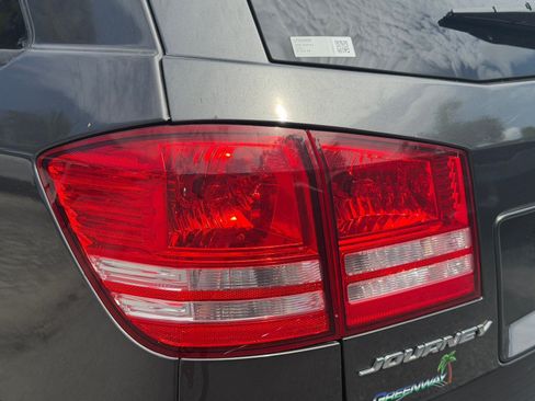 Used 2020 Dodge Journey SE w/ SE Popular Equipment Group FWD image 16