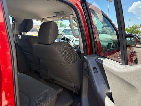 Used 2018 Nissan Frontier PRO-4X AWD/4WD image 27