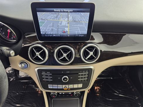 Used 2019 Mercedes-Benz CLA 250 4MATIC image 23