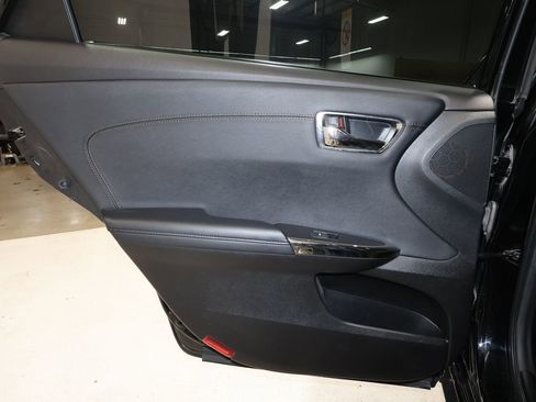 Used 2016 Toyota Avalon Limited w/ Toyota Safety Sense Package FWD image 13