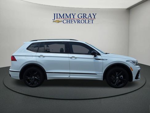 Used 2024 Volkswagen Tiguan SE R-Line w/ MDO Package, Three-Row FWD image 6