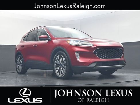 Used 2020 Ford Escape Titanium image 10