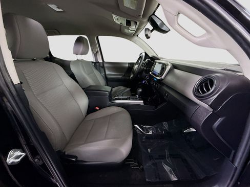 Used 2022 Toyota Tacoma SR5 w/ Technology Package image 28