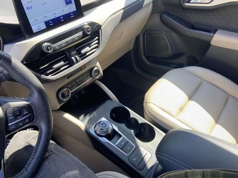 Used 2020 Ford Escape SEL image 25