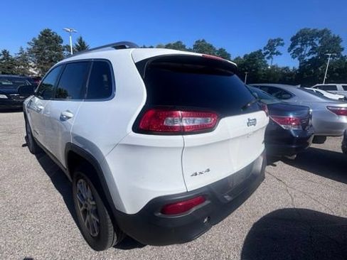 Used 2015 Jeep Cherokee Latitude AWD/4WD image 4
