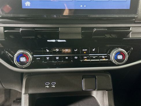 Used 2025 Honda Prologue EX image 24