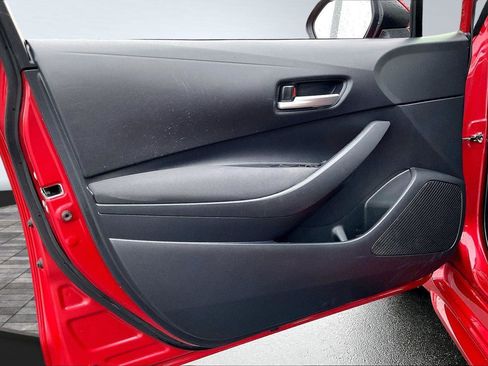 Used 2021 Toyota Corolla LE image 23