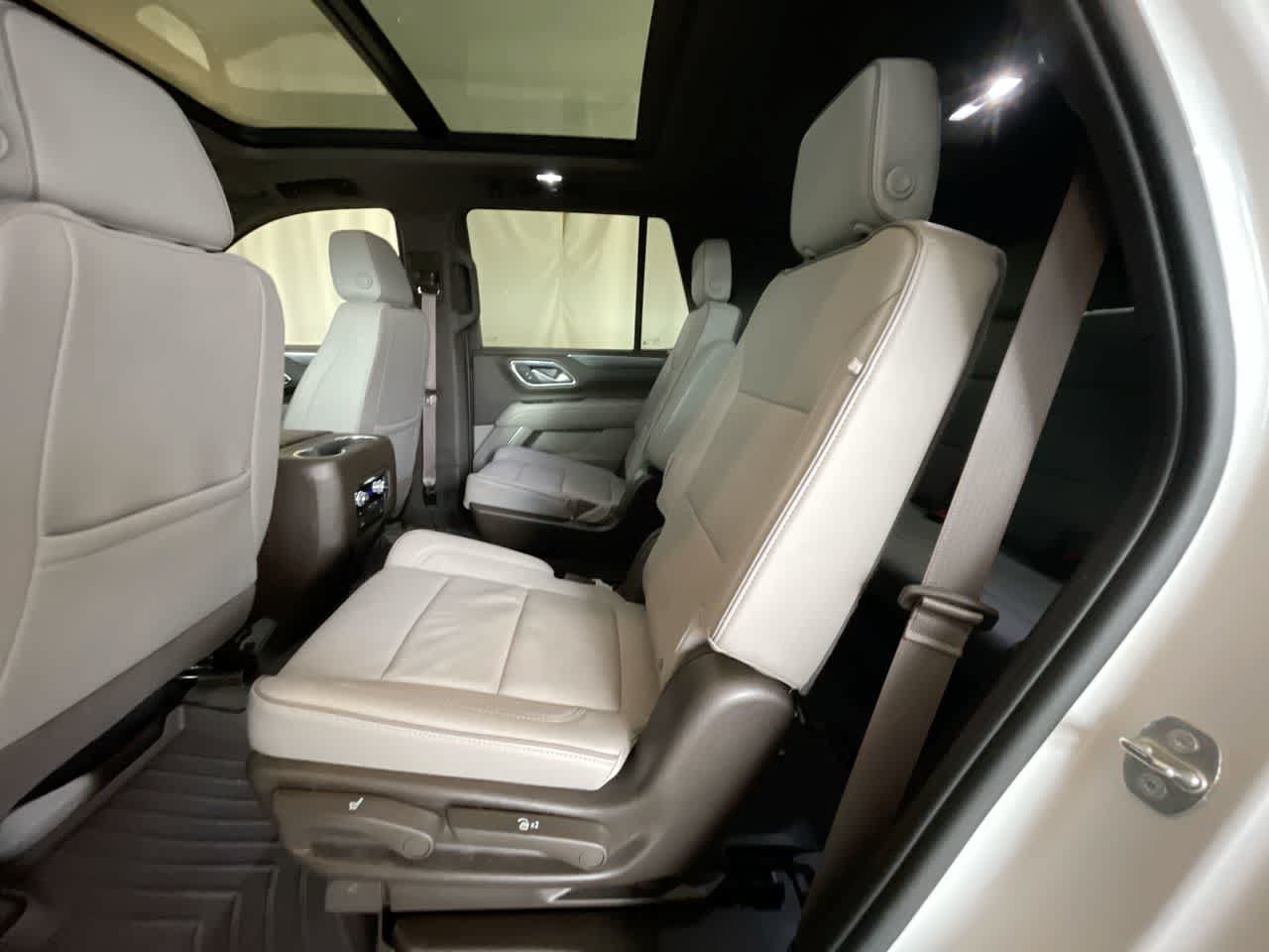 Used 2023 GMC Yukon SLT w/ SLT Luxury Package AWD/4WD image 23