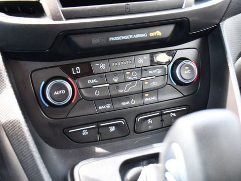 Used 2019 Ford Transit Connect XLT image 26