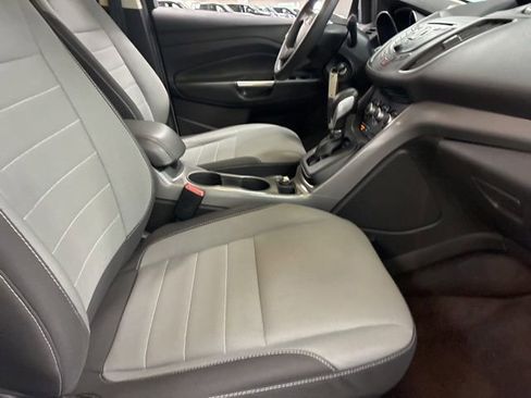 Used 2016 Ford Escape SE FWD image 9