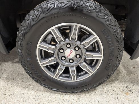 Used 2024 GMC Sierra 1500 AT4 w/ Technology Package image 13