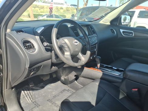 Certified 2020 Nissan Pathfinder Platinum FWD image 9
