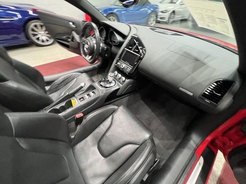 Used 2014 Audi R8 V8 image 44