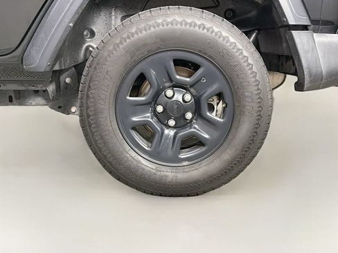 Used 2024 Jeep Wrangler Unlimited Sport AWD/4WD image 31