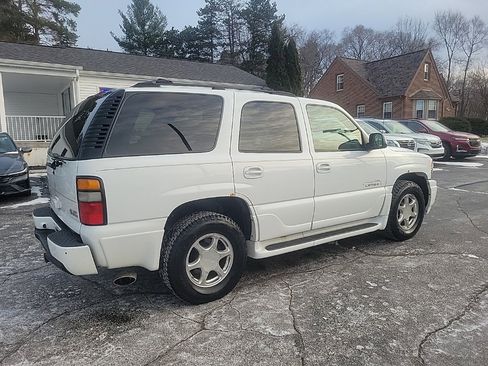 Used 2004 GMC Yukon Denali image 4