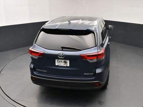 Used 2019 Toyota Highlander XLE image 17