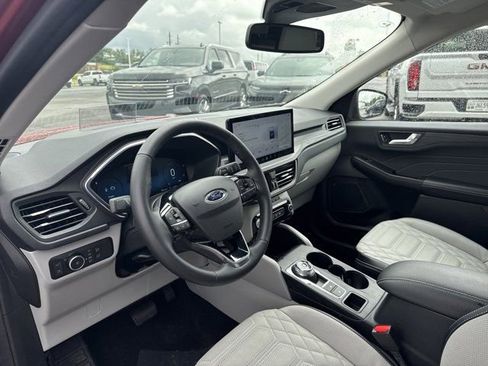 Used 2023 Ford Escape Platinum w/ Premium Technology Package image 16