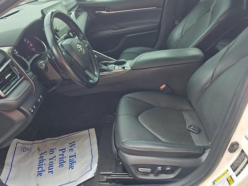Used 2022 Toyota Camry XSE FWD image 4