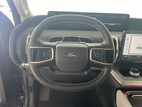 Used 2026 Ford Expedition Platinum w/ Driver's Package AWD/4WD image 6