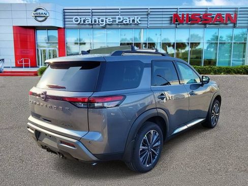 New 2026 Nissan Pathfinder Platinum FWD image 2