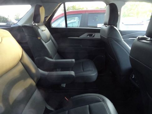Used 2026 Ford Explorer Active w/ Active Comfort Package AWD/4WD image 12