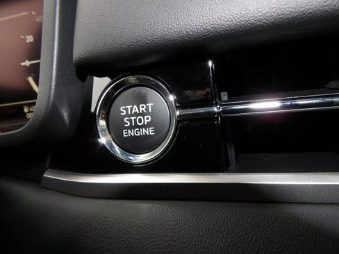 New 2025 Mitsubishi Outlander SE image 26