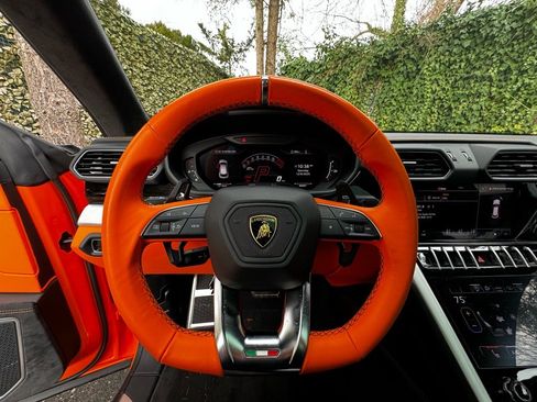 Used 2023 Lamborghini Urus S image 11