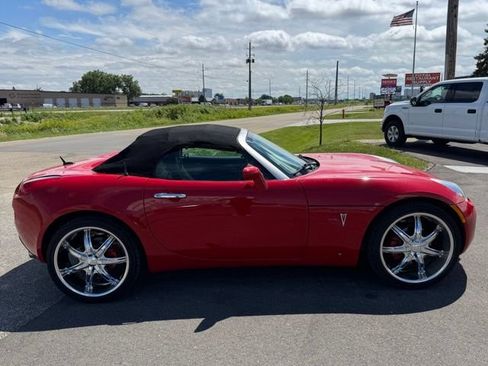 Used 2006 Pontiac Solstice Convertible w/ Premium Package RWD image 28