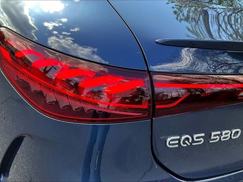 Used 2023 Mercedes-Benz EQS 580 4MATIC Sedan image 31