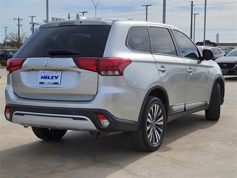 Used 2020 Mitsubishi Outlander ES image 4